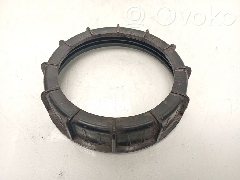 Ford Fiesta Anello/dado di bloccaggio della vite della pompa del carburante nel serbatoio 