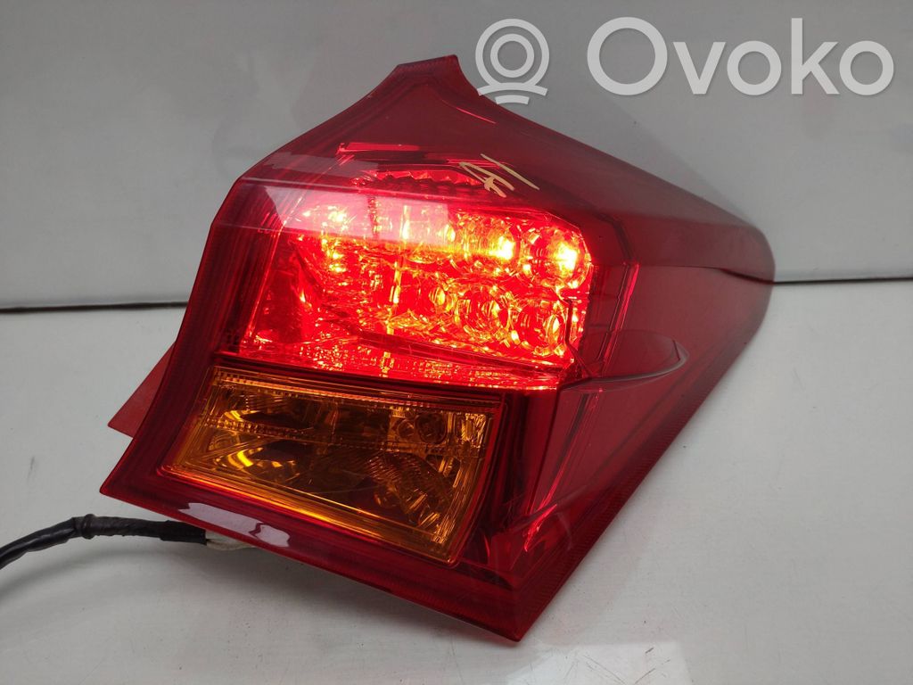 Toyota Auris E180 Rückleuchte Heckleuchte 