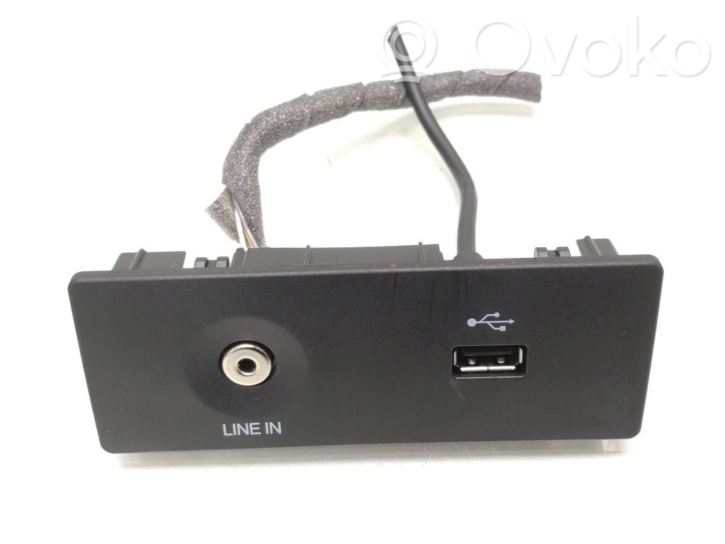 Ford Focus Enchufe conector entrada auxiliar 