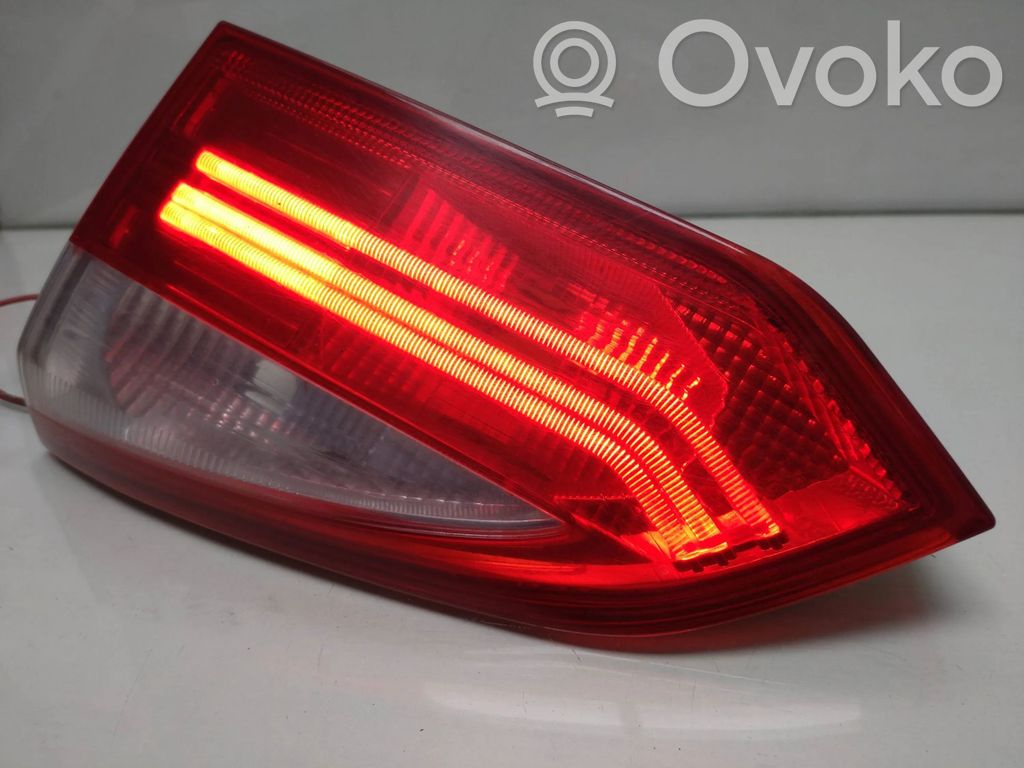 Ford Focus Tailgate rear/tail lights 