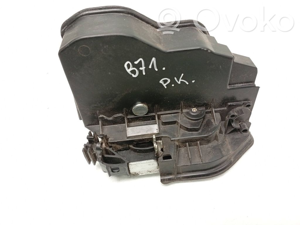 BMW 5 F10 F11 Front door lock 