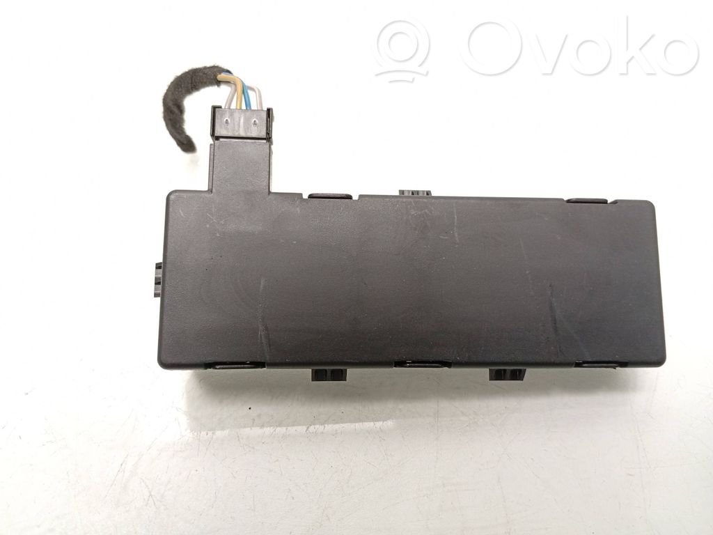 Opel Astra J Aerial antenna amplifier 