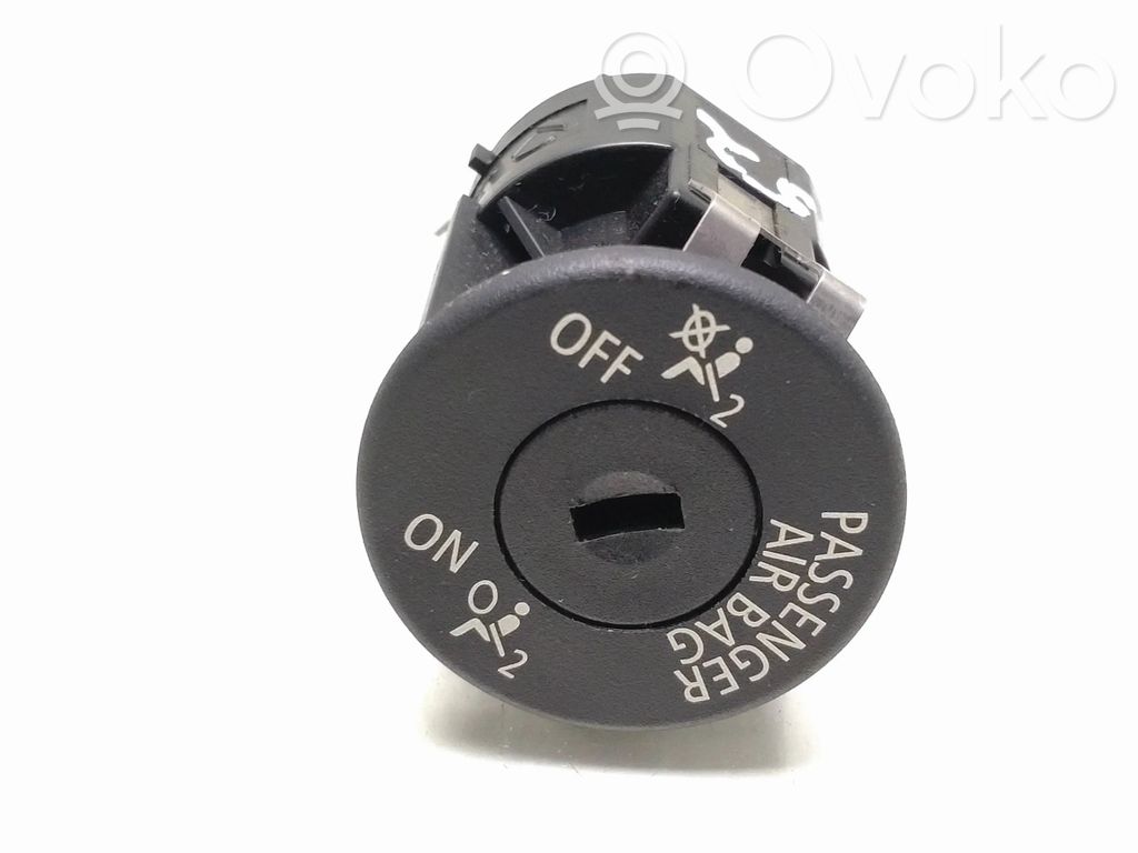 Mini One - Cooper Clubman R55 Passenger airbag on/off switch 