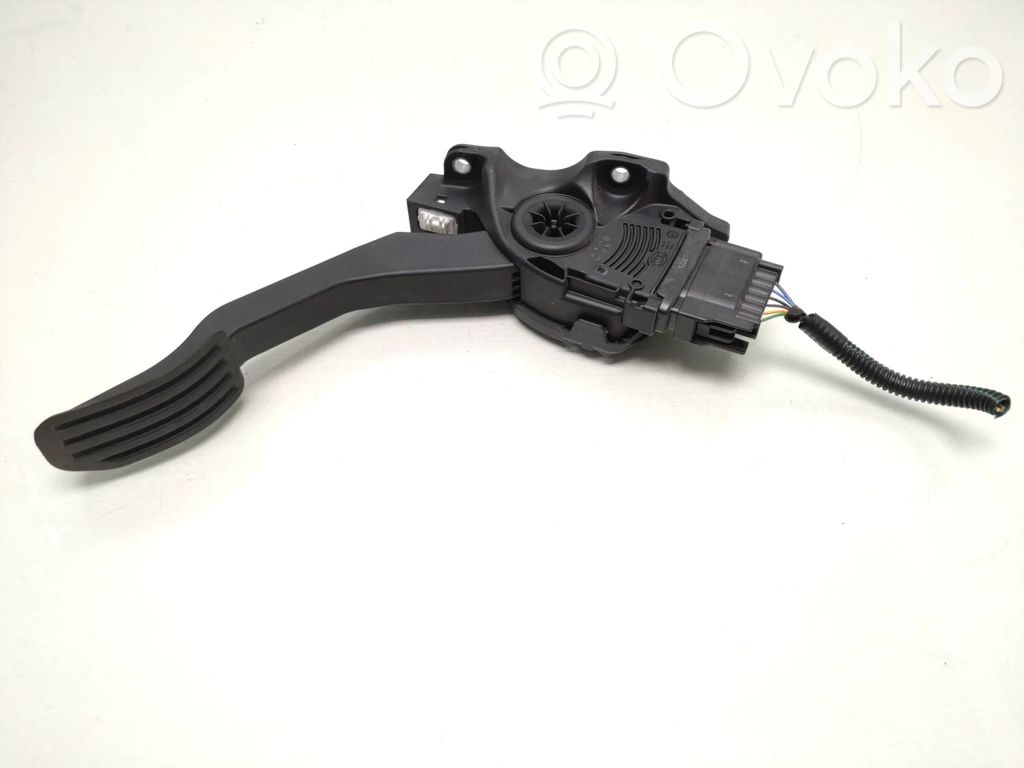Volvo V60 Akceleratoriaus pedalas 
