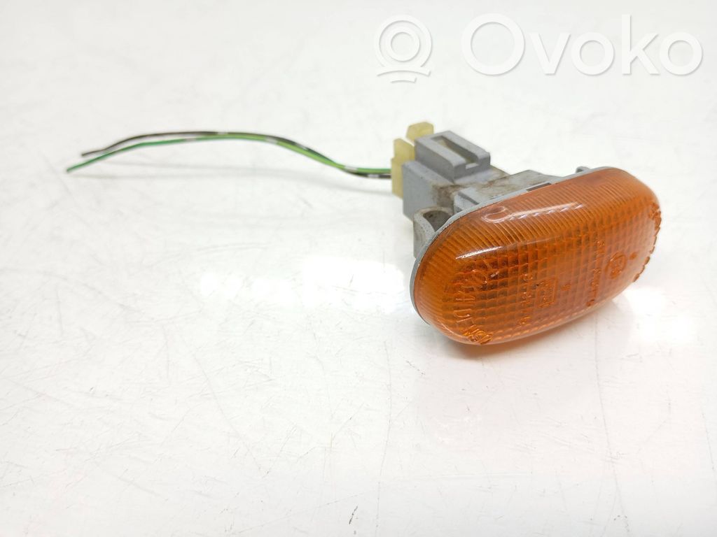 Suzuki Grand Vitara II Front fender indicator light 