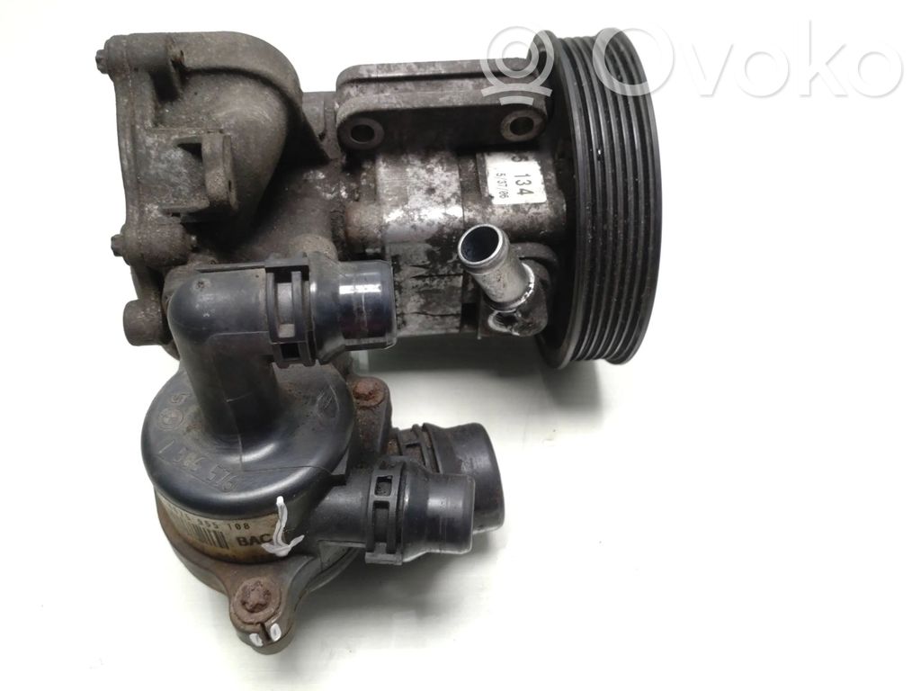 BMW 1 E81 E87 Power steering pump 