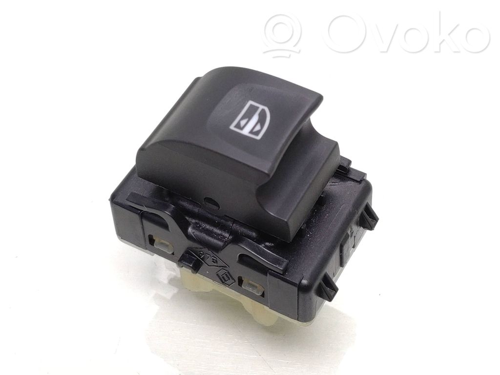 Renault Captur Electric window control switch 