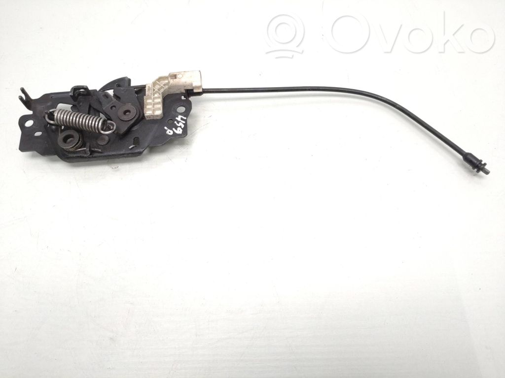 Ford Focus Dzinēja pārsega slēdzene 