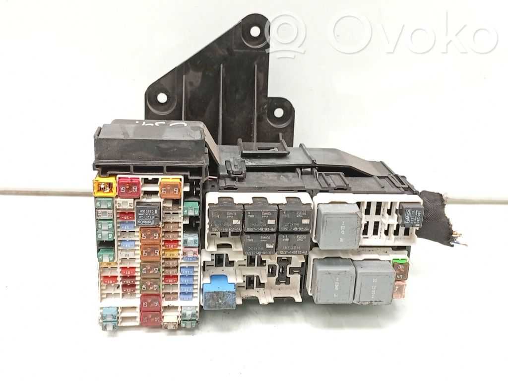 Ramka / Moduł bezpieczników   GK3T14401KVC,5M5T14B192EA,4RC933364,4RA933714,8T2TCA,8T2TCA,GK3T14401KVC