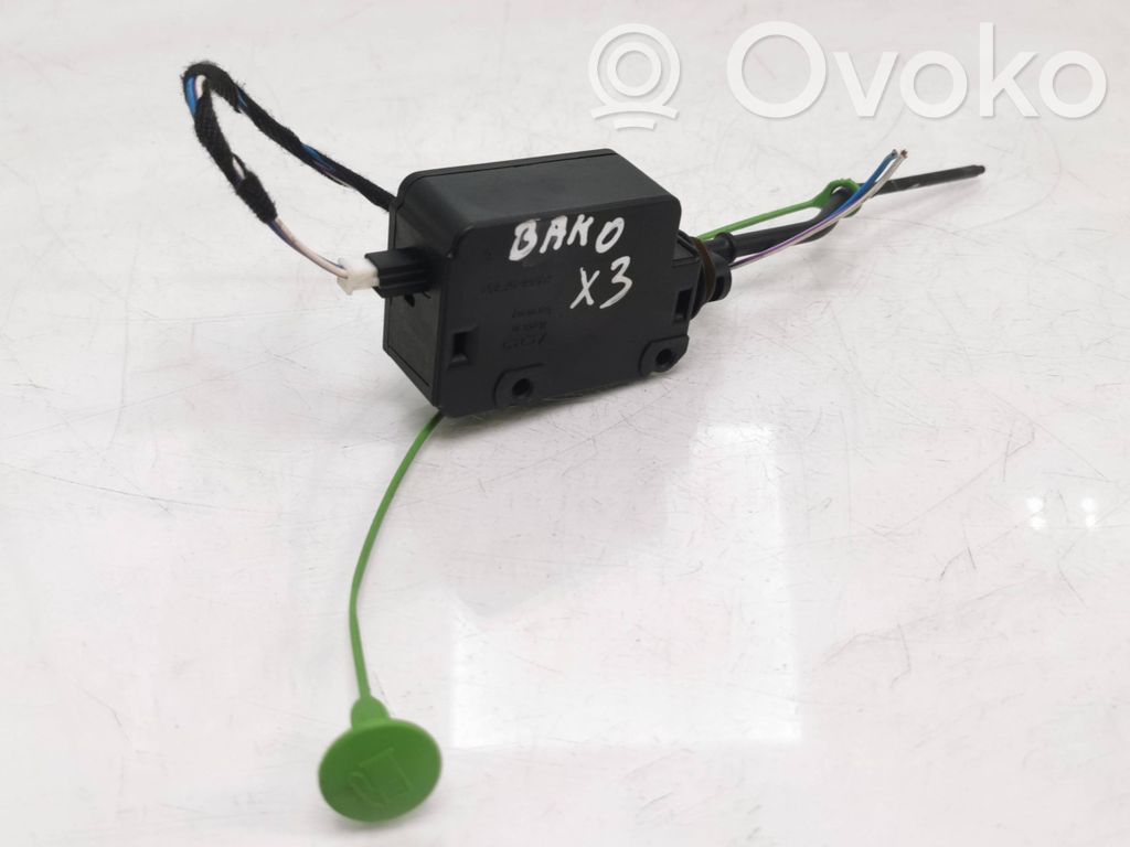 BMW X3 E83 Fuel tank cap lock 