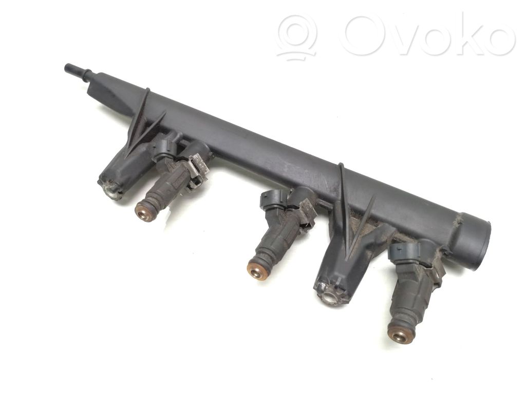 Peugeot 208 I Fuel main line pipe 