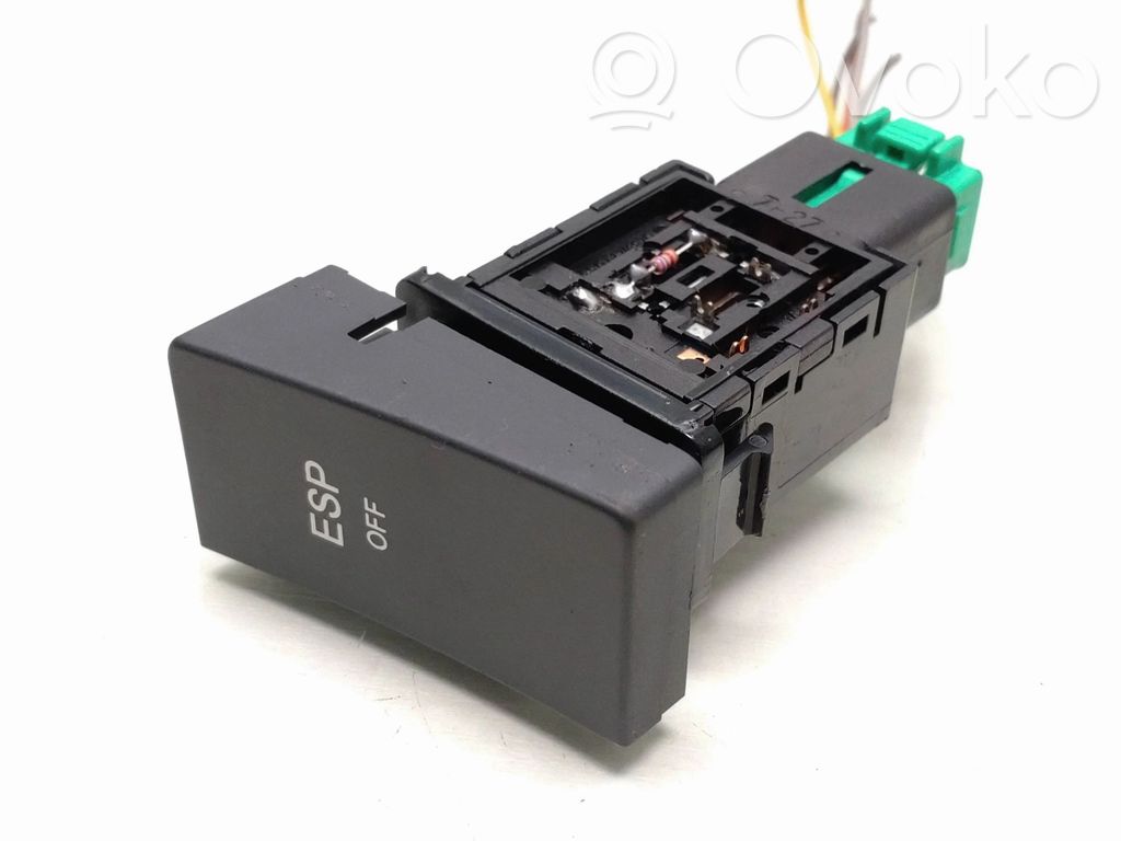 Hyundai Santa Fe ESP (stability program) switch 