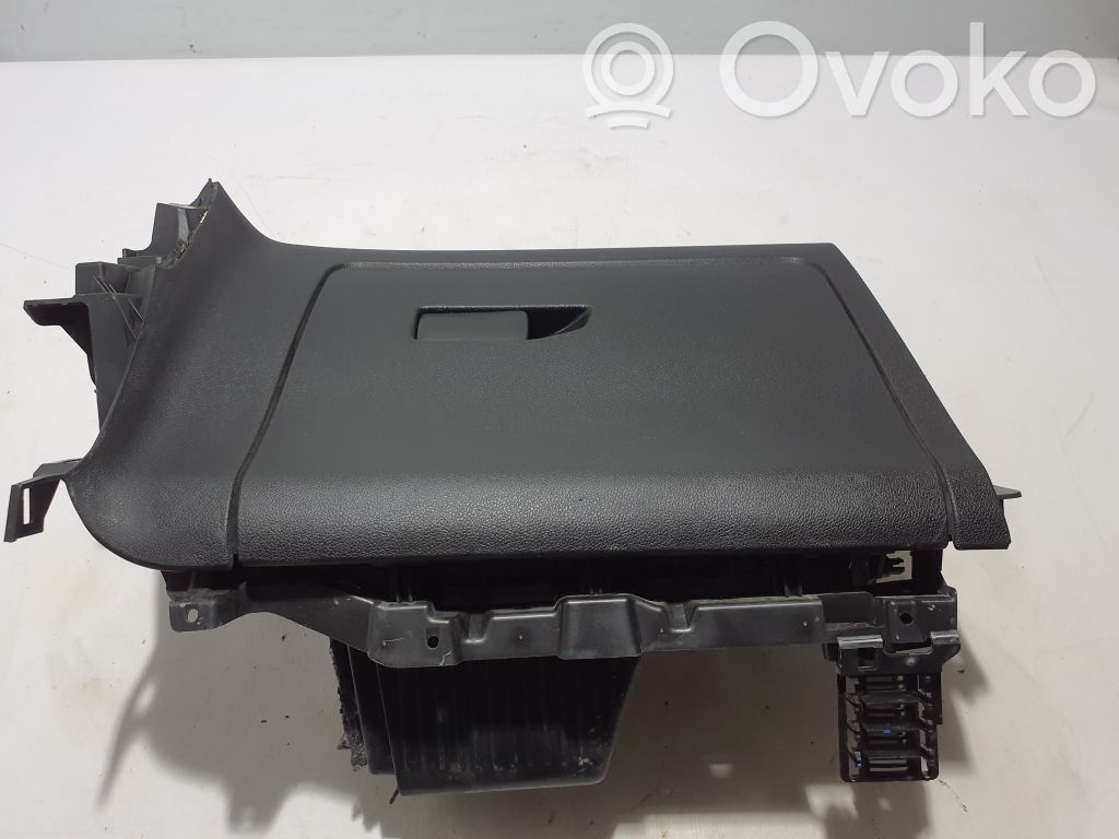 Opel Combo E Daiktadėžė 
