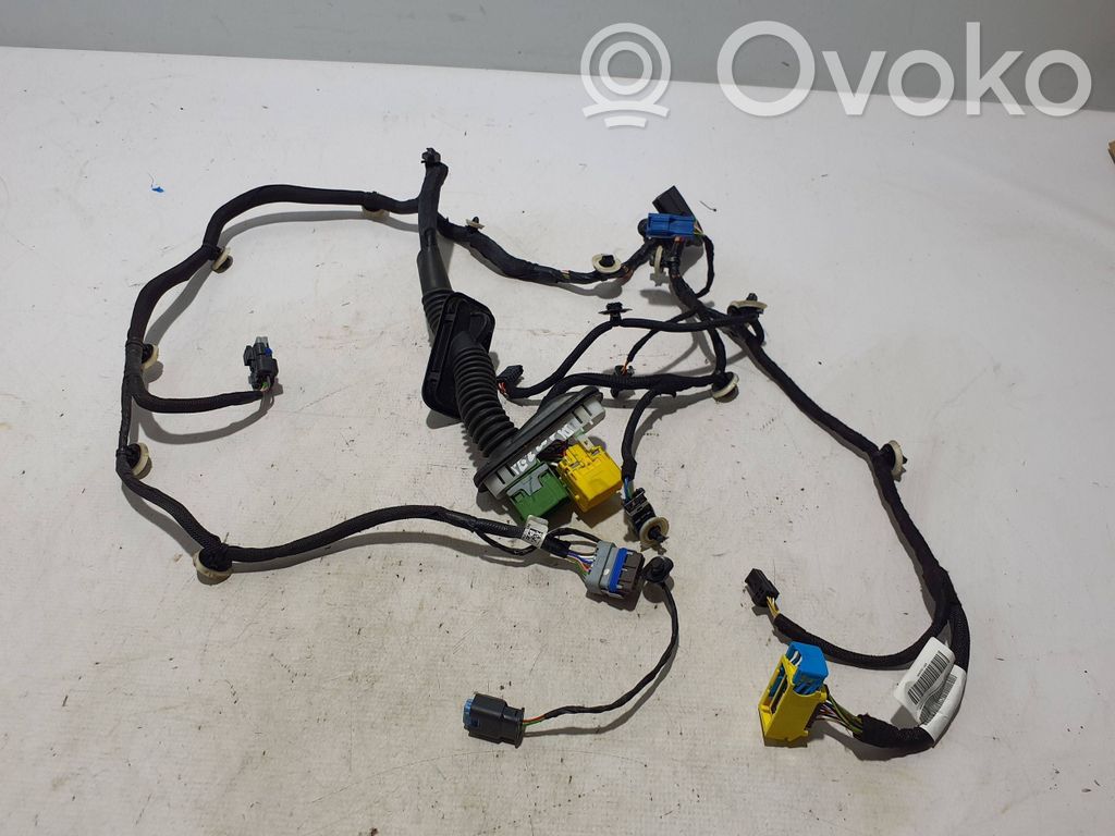 Peugeot 208 II Front door wiring loom 