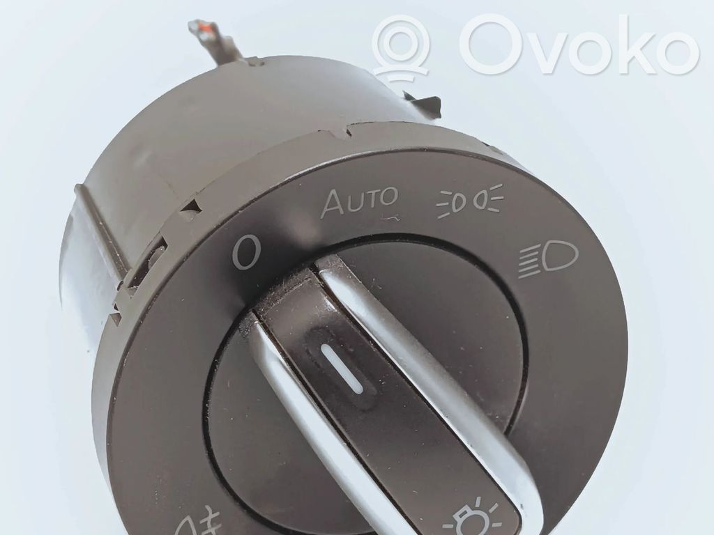 Volkswagen PASSAT B7 Light switch 