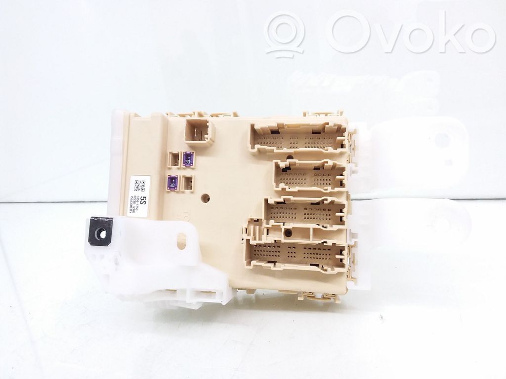 Toyota Auris E180 Módulo de fusible 