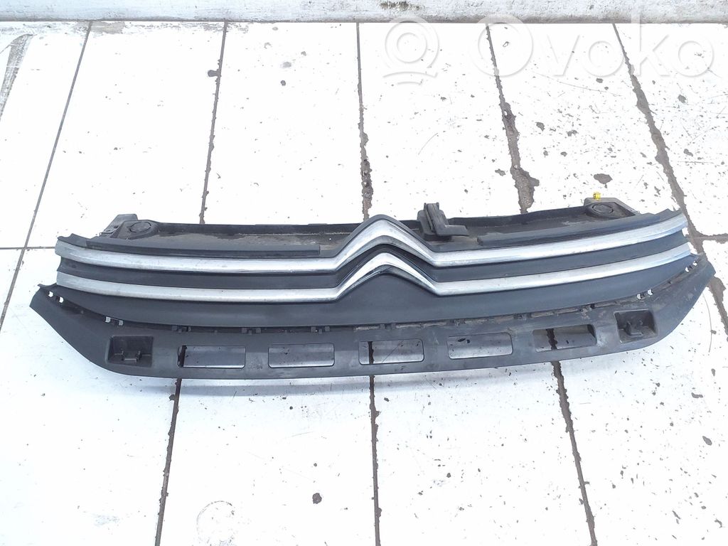 Citroen C3 Front bumper upper radiator grill 