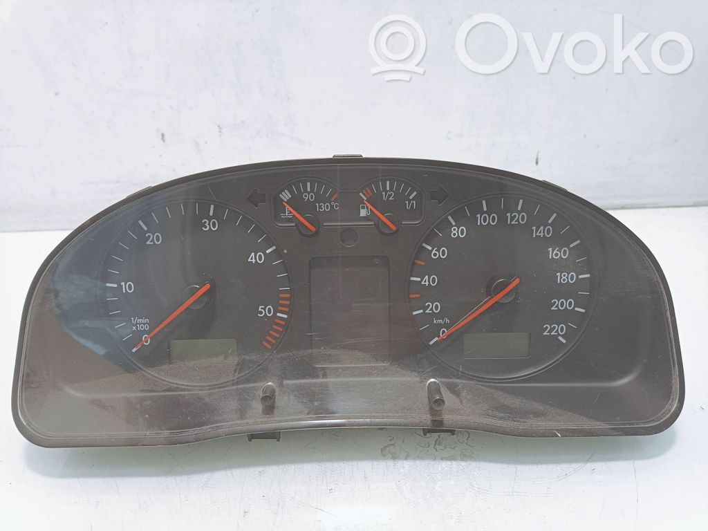 Volkswagen PASSAT B5 Velocímetro (tablero de instrumentos) 