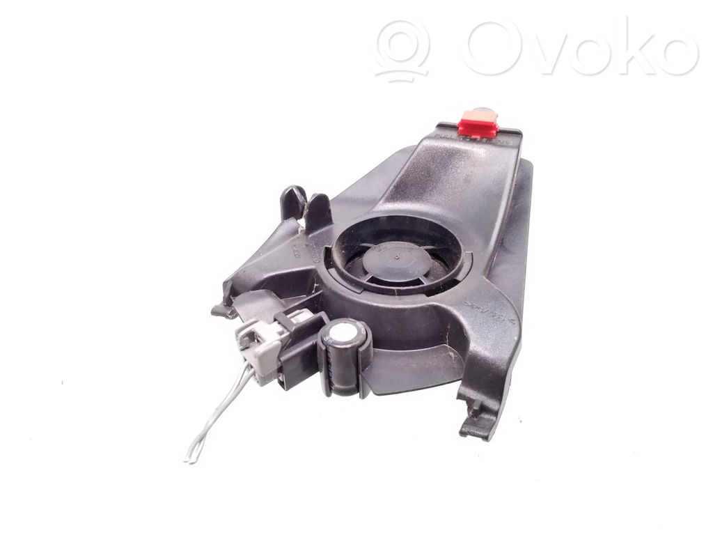 Volvo V70 Front door speaker 