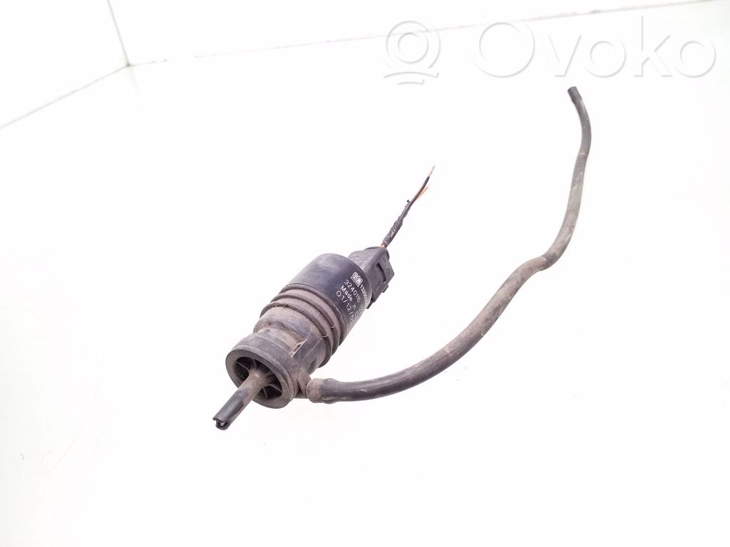 Chevrolet Captiva Windscreen/windshield washer pump 