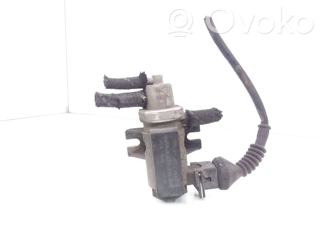 Audi A4 S4 B5 8D Zawór podciśnienia / Elektrozawór turbiny 