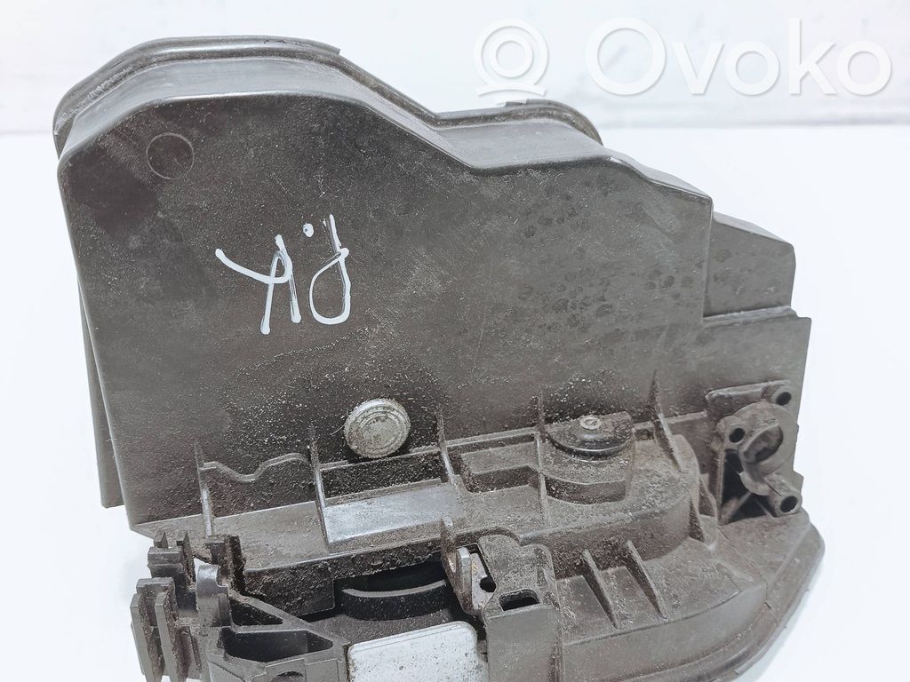 BMW 1 F20 F21 Front door lock 