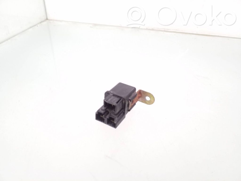 Otros relés   1738100A