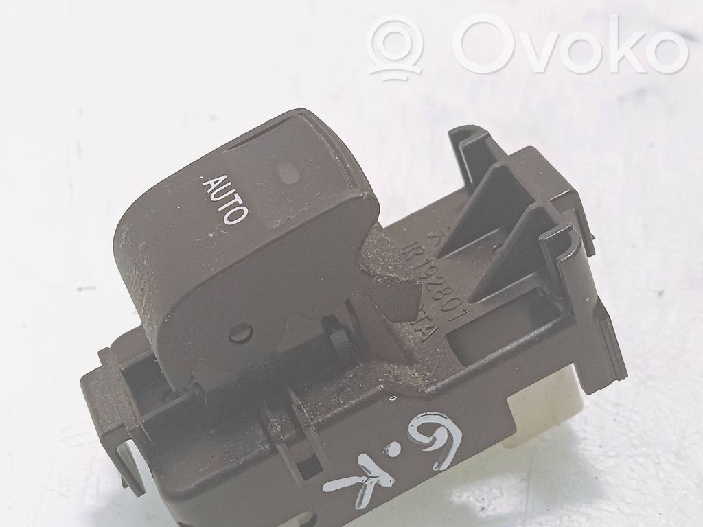 Toyota Prius (XW30) Electric window control switch 