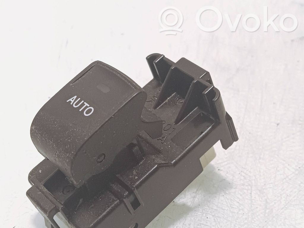 Toyota Prius (XW30) Electric window control switch 