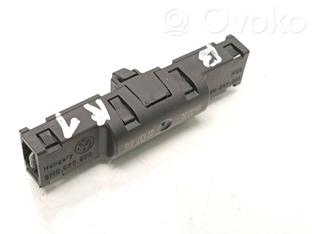 Volkswagen Golf VII Aerial antenna amplifier 