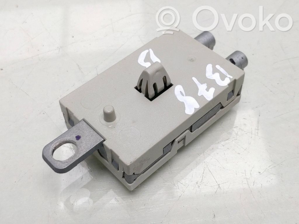 Volvo V40 Antenos stiprintuvas 