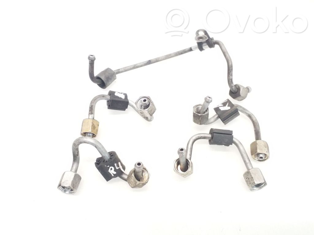 Skoda Octavia Mk3 (5E) Fuel injector supply line/pipe 