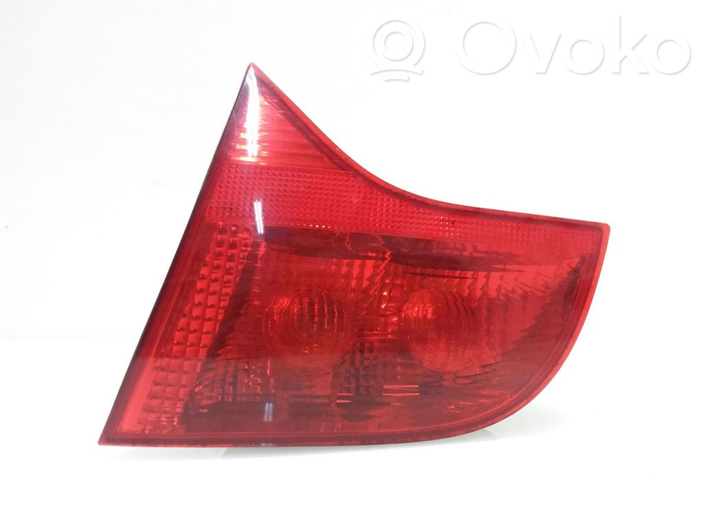 Audi A4 S4 B7 8E 8H Takaluukun takavalot 