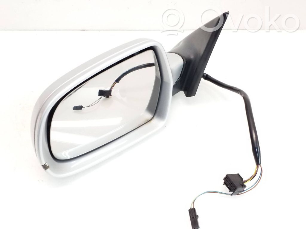 Audi A5 8T 8F Front door electric wing mirror 
