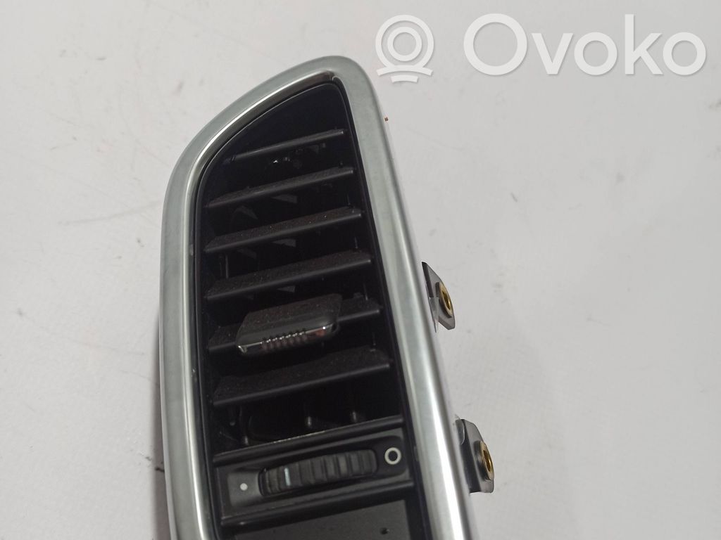 Porsche Cayenne (92A) Boczna kratka nawiewu deski rozdzielczej 