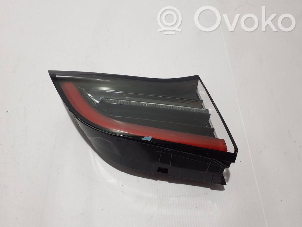 Tesla Model Y Tailgate rear/tail lights 