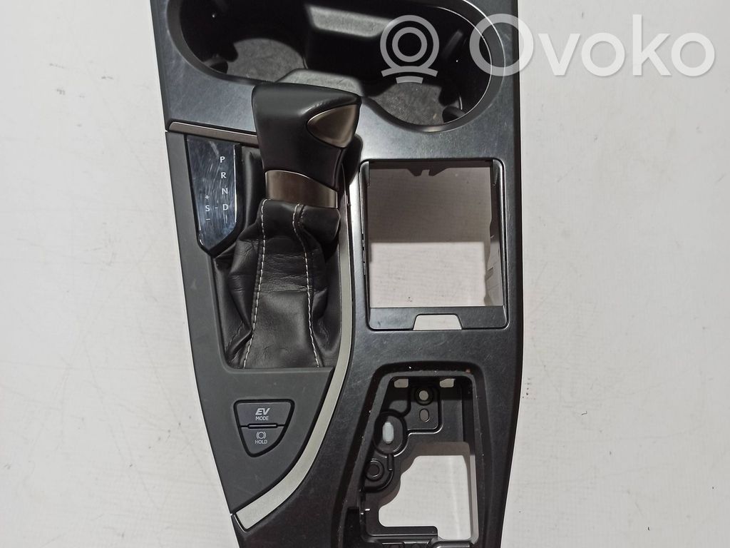 Lexus UX Consola de plástico de la palanca de cambios 