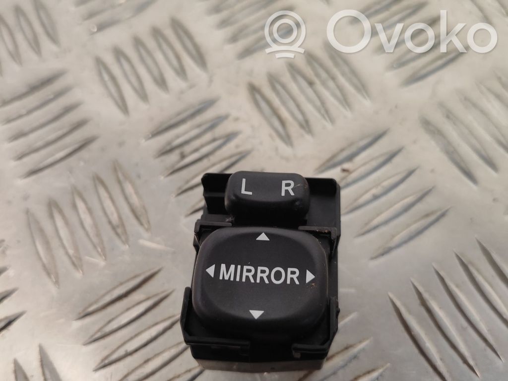 Toyota Corolla Verso AR10 Wing mirror switch 