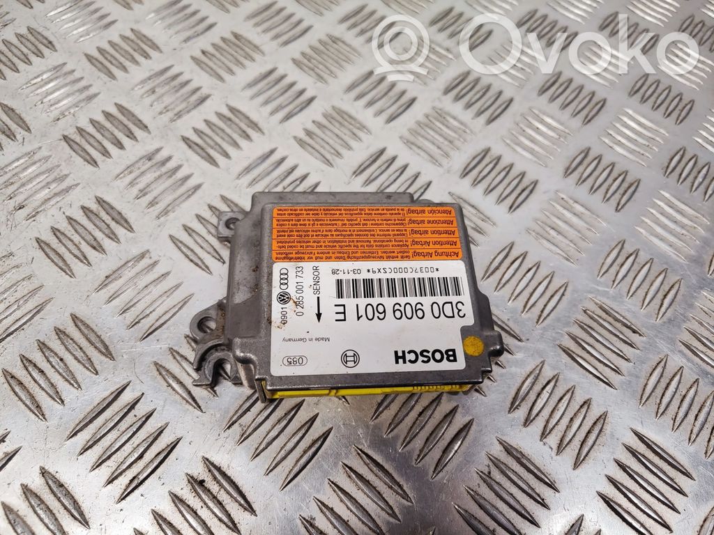 Volkswagen Touareg I Airbag control unit/module 