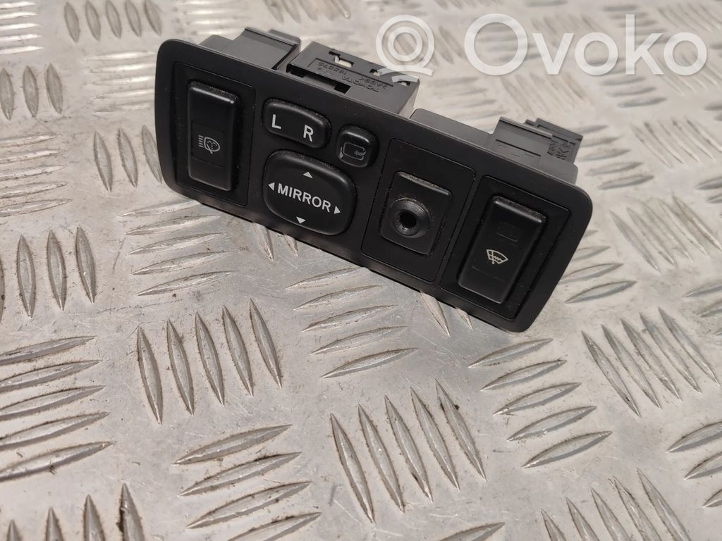 Toyota Avensis T250 Wing mirror switch 