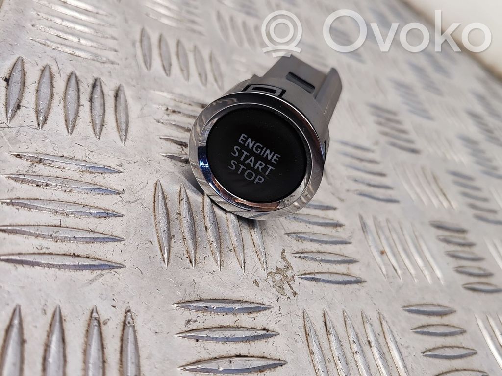 Toyota RAV 4 (XA40) Engine start stop button switch 