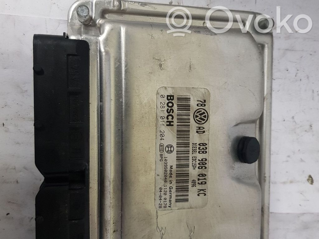 Volkswagen PASSAT B5.5 Engine control unit/module 