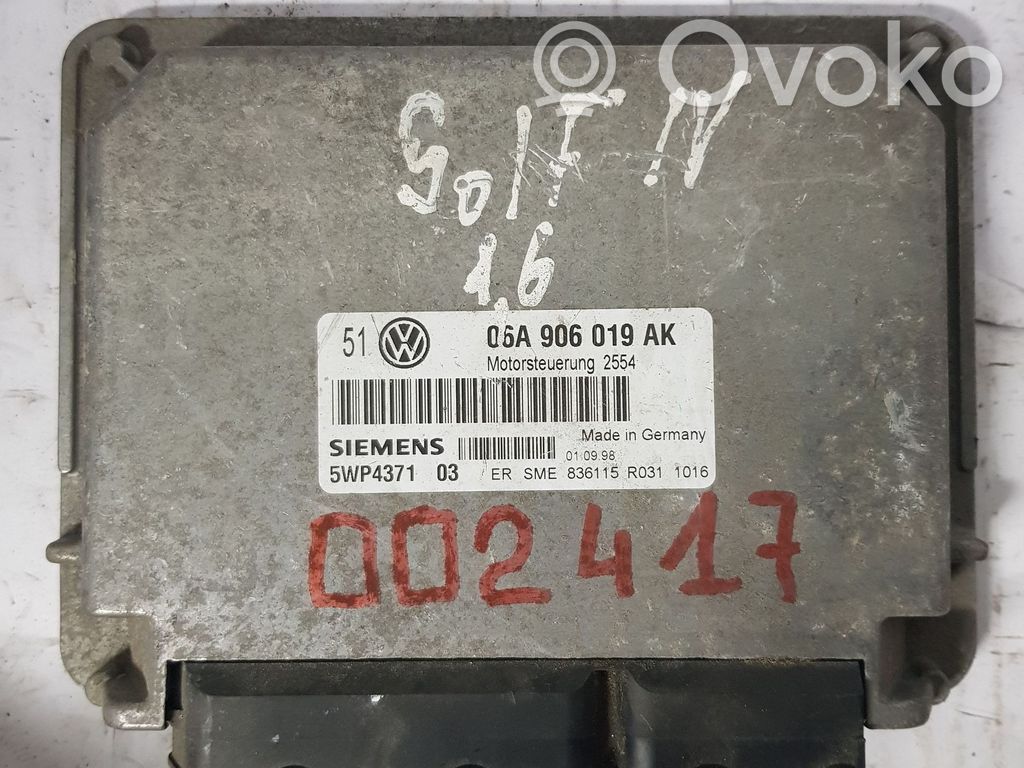 Volkswagen Golf IV Engine control unit/module 