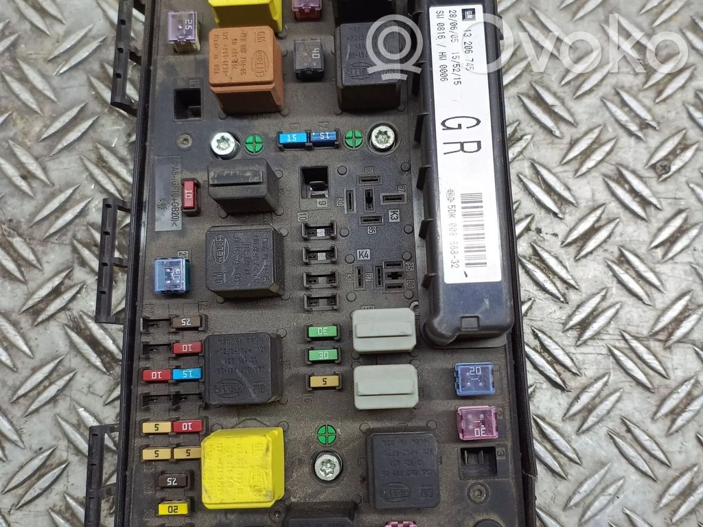 Opel Astra H Fuse module 