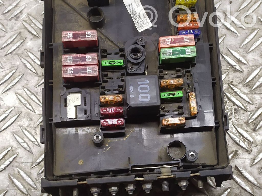 Skoda Octavia Mk2 (1Z) Fuse module 