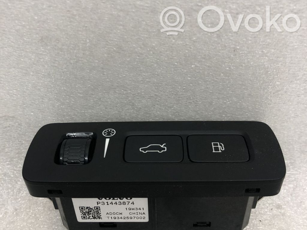 Volvo S90, V90 Fuel tank opening switch 