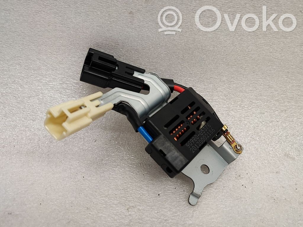 Lexus RX 450H Aerial antenna amplifier 