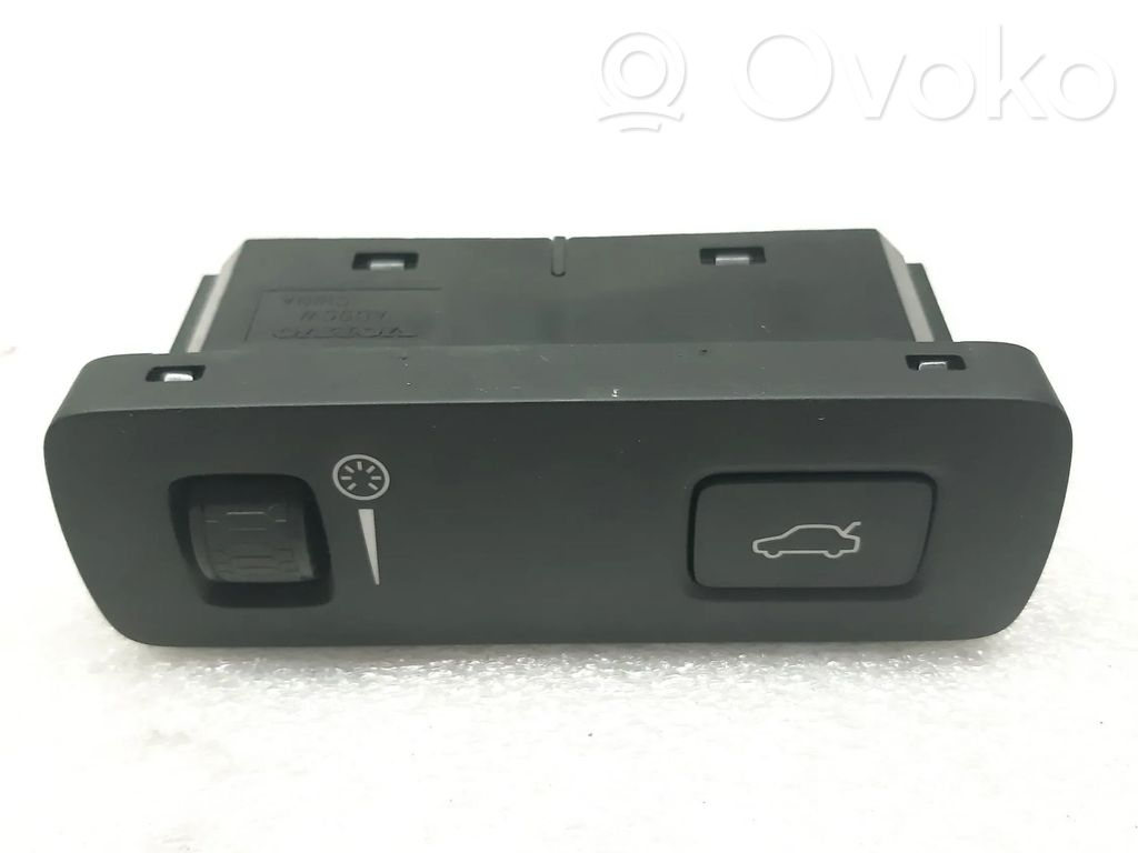 Volvo XC90 Tailgate opening switch 