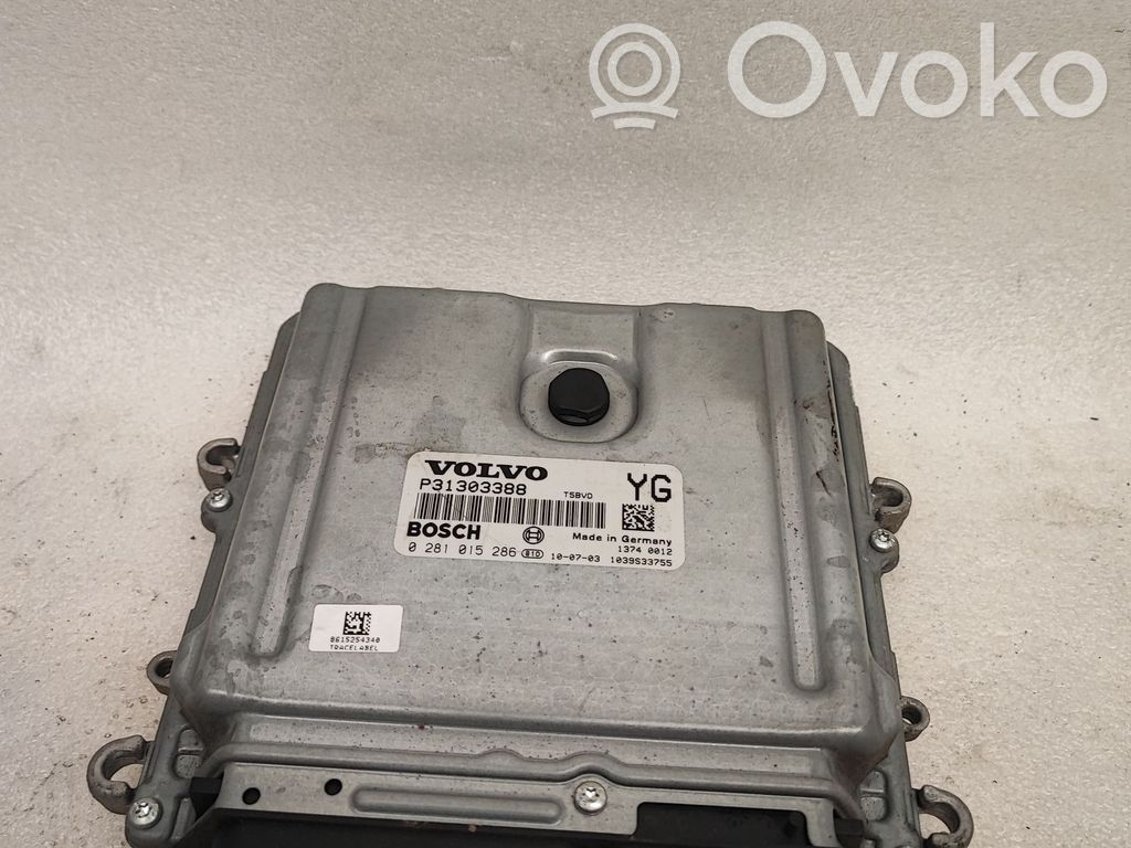 Volvo XC70 Engine control unit/module 