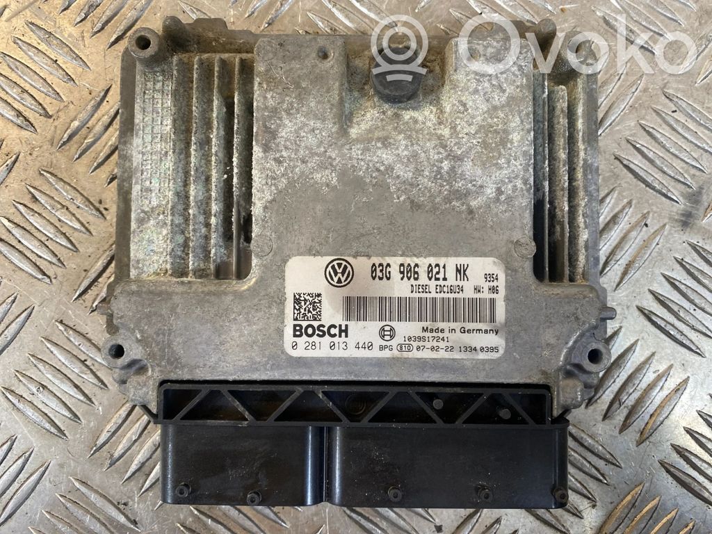 Volkswagen PASSAT B6 Engine control unit/module 